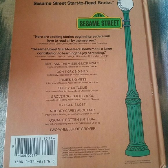 VINTAGE Grover Goes to School by Elliot, D. Hardback Book 1982 Sesame Street - Picture 2 of 3